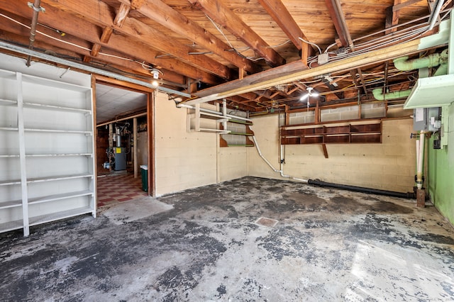 garage featuring concrete block wall