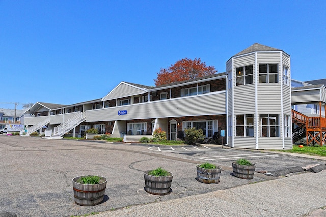 157 Kings Hwy Unit I, Milford, CT 06460 - exterior space featuring stairway