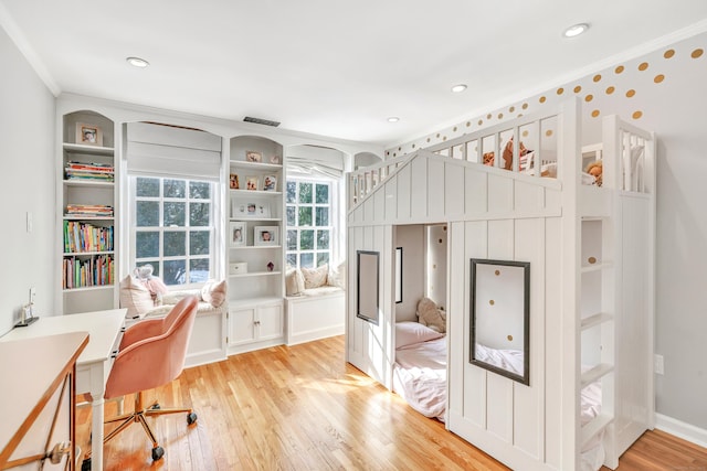 bedroom featuring crown molding, recessed lighting, wood finished floors, and visible vents