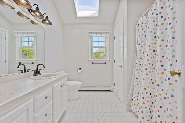 full bath with plenty of natural light, baseboards, a baseboard heating unit, and toilet