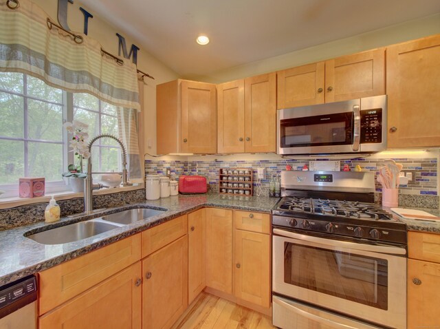 11 Stone House Dr, Plainfield, CT 06354 - photo 3