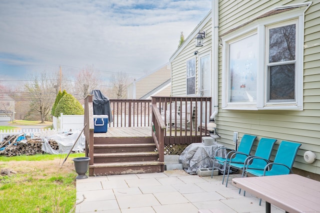 50 Fox Hill Rd, Stratford, CT 06614 - wooden deck with a patio