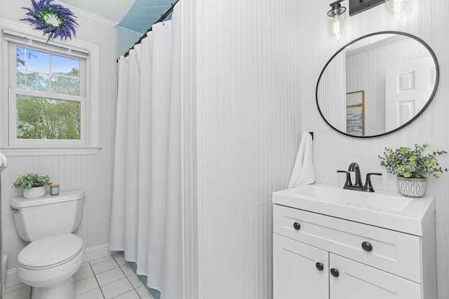 full bath with tile patterned floors, toilet, vanity, a shower with curtain, and baseboards