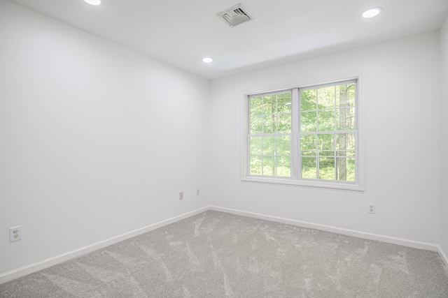 127 Hanover Rd, Newtown, CT 06470 - carpeted empty room featuring baseboards and recessed lighting