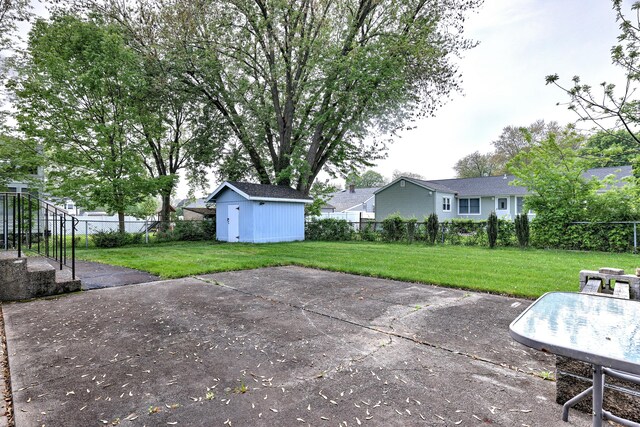 27 Aircraft Rd, West Haven, CT 06516 - view of patio