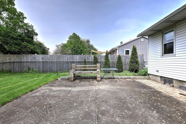 27 Aircraft Rd, West Haven, CT 06516 - view of patio