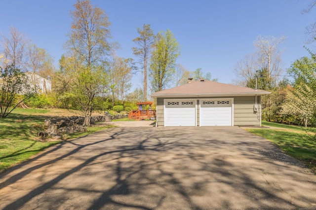 97 Doolittle Dr, Bethany, CT 06524 - view of detached garage