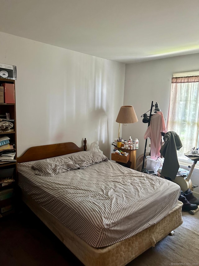 bedroom with carpet flooring