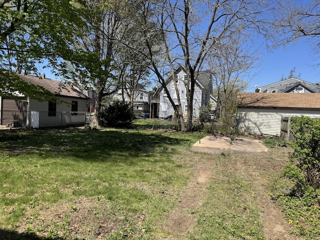 33 E Brown St, West Haven, CT 06516 - view of yard featuring fence