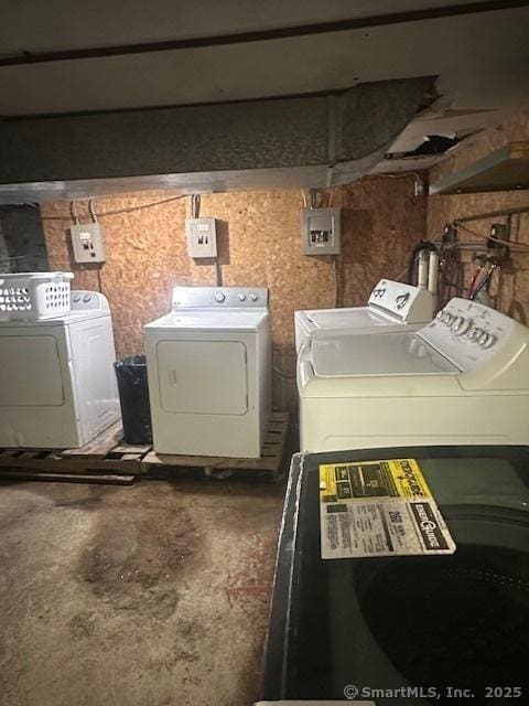 laundry room featuring laundry area and washer and clothes dryer