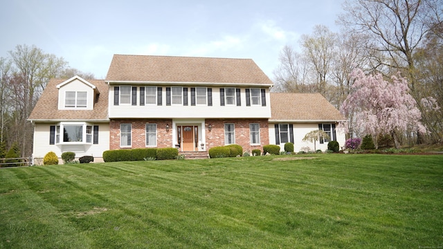 4 Walnut Ridge Rd, New Fairfield, CT 06812 - view of front of home with a shingled roof, a front lawn, and fence
