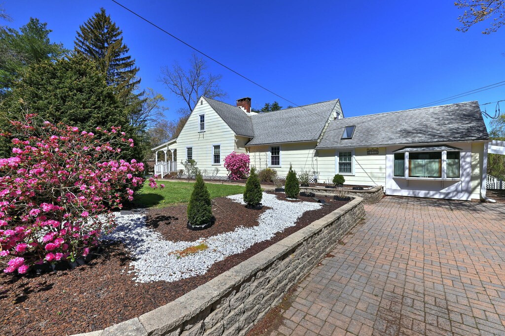 115 W Avon Rd, Farmington, CT 06085 - photo 1