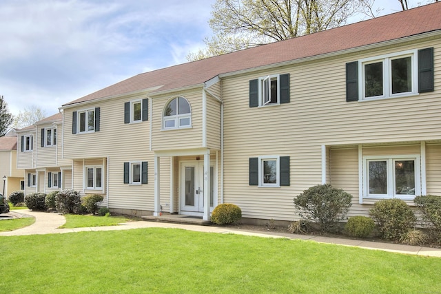 116 Hill St Unit 23, Milford, CT 06460 - townhome / multi-family property with a front lawn