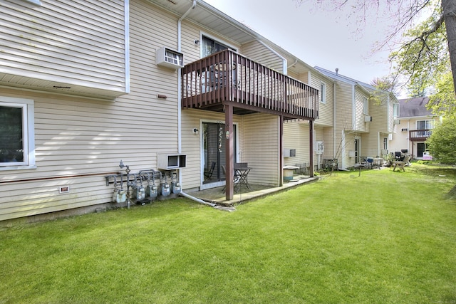116 Hill St Unit 23, Milford, CT 06460 - back of house featuring a lawn