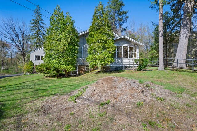 461 Meriden Waterbury Tpke, Southington, CT 06489 - view of front of house featuring fence and a front yard