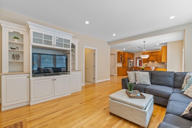 41 Madison Way S, Windsor, CT 06074 - living room featuring light wood finished floors, recessed lighting, and baseboards