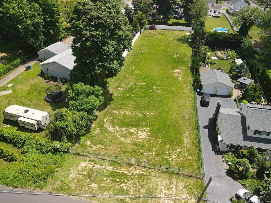 274 Cedarwood Ln, Newington, CT 06111