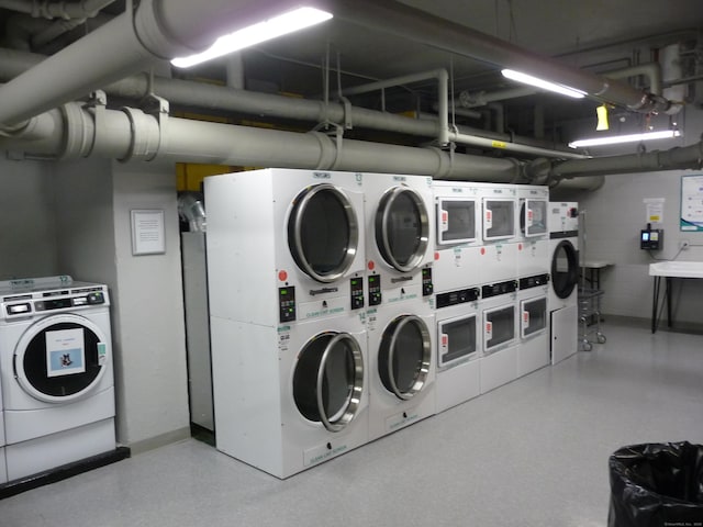 100 York St Unit 9H, New Haven, CT 06511 - shared laundry area featuring stacked washer and dryer and independent washer and dryer