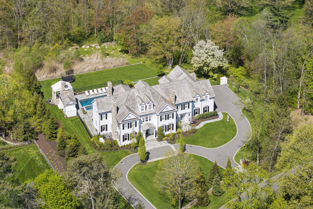183 Hemlock Hill Rd, New Canaan, CT 06840 - bird's eye view featuring a forest view