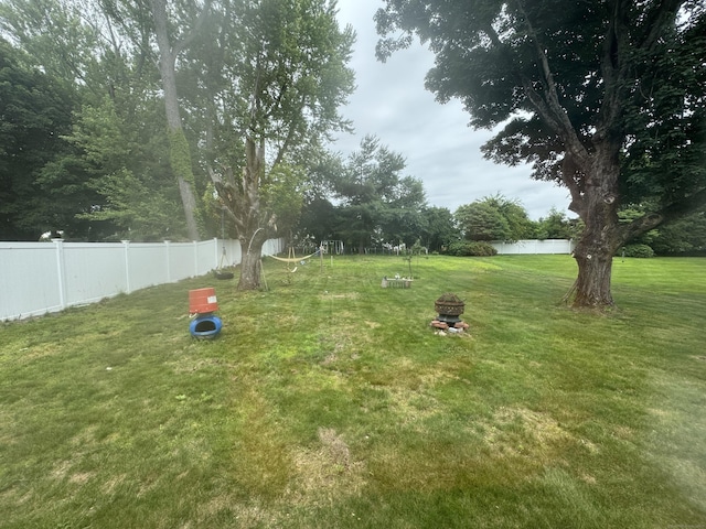 34 Knollwood Rd, East Hartford, CT 06118 - view of yard