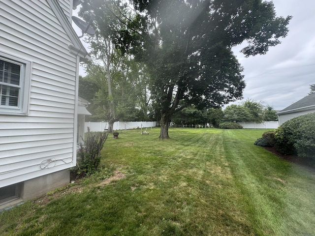 34 Knollwood Rd, East Hartford, CT 06118 - view of yard