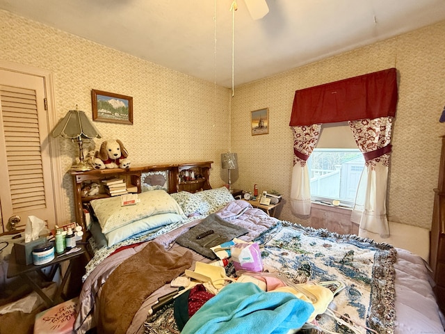 bedroom featuring ceiling fan