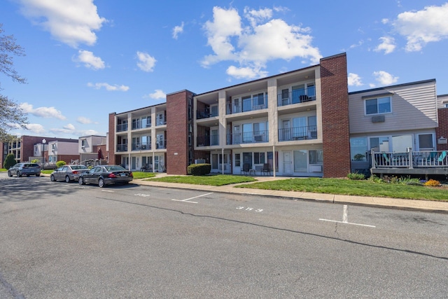 257 W Walk Unit 257, West Haven, CT 06516 - view of property with uncovered parking