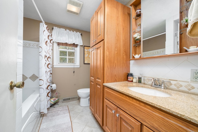 full bathroom with toilet, visible vents, shower / bath combination with curtain, and tasteful backsplash