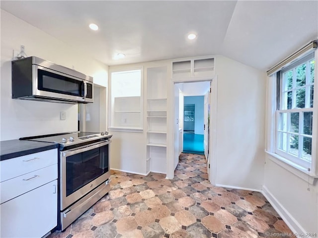 18 Oaklawn Ave, Stamford, CT 06905 - photo 20
