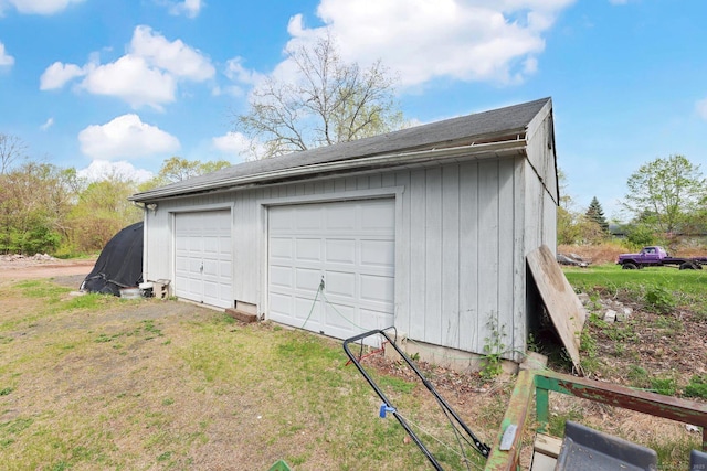 view of detached garage