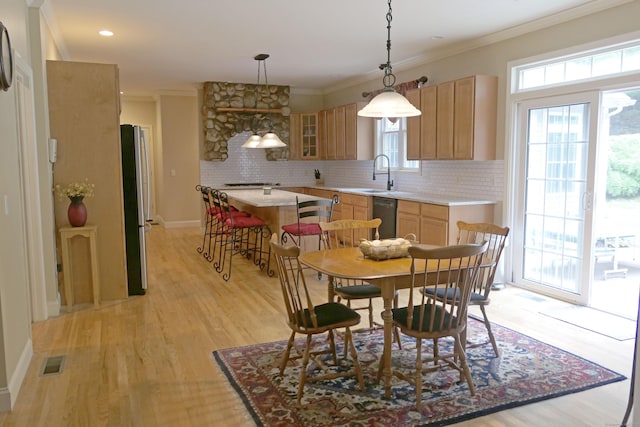 46 Brookfield Rd, Seymour, CT 06483 - dining area featuring ornamental molding, light wood-style floors, recessed lighting, and baseboards