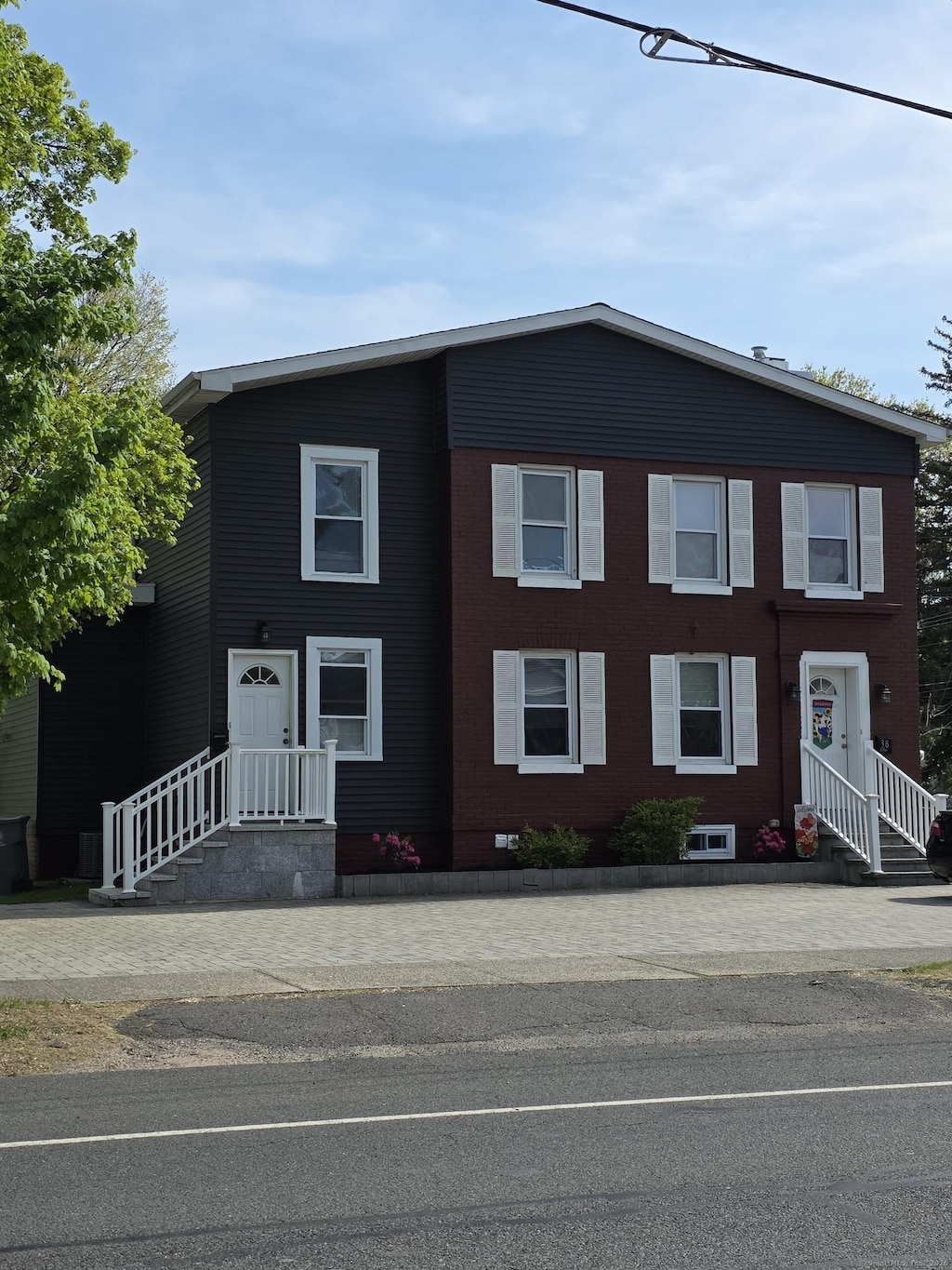 view of front facade