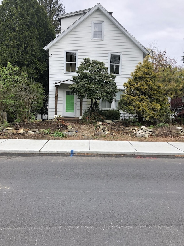view of front of property