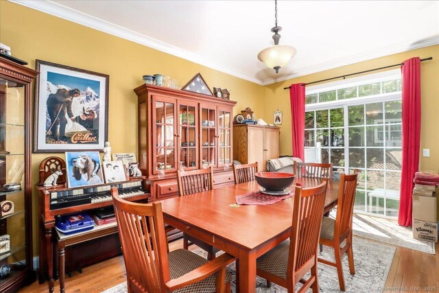 21 Woodcrest Ln Unit 21, Danbury, CT 06810 - dining area with crown molding and wood finished floors