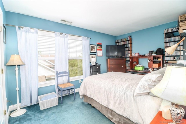 21 Woodcrest Ln Unit 21, Danbury, CT 06810 - carpeted bedroom featuring visible vents and baseboards