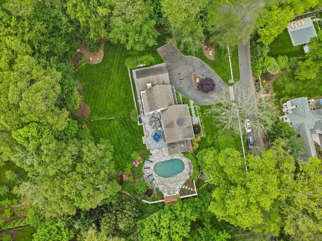 6 Weathervane Hl, Westport, CT 06880 - aerial view of property and surrounding area with a pool area