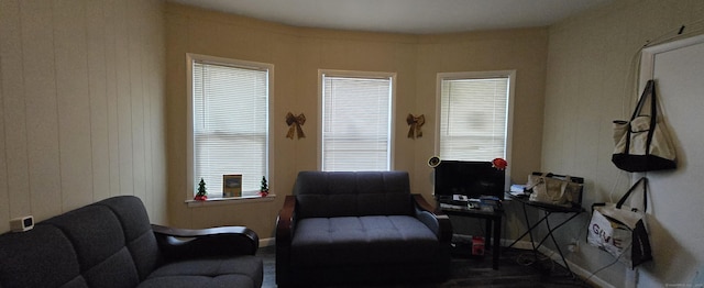 324 Mountain Grove St, Bridgeport, CT 06605 - sitting room with carpet