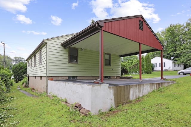 201 Orchard Ave, Newington, CT 06111 - view of side of home with a yard