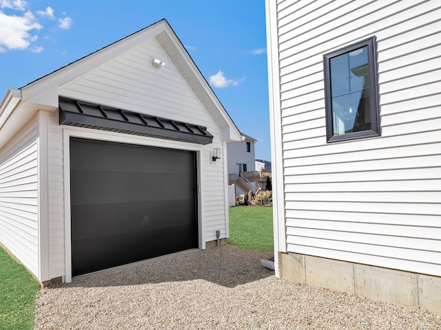 13 Dunbar Rd, Milford, CT 06460 - detached garage with gravel driveway