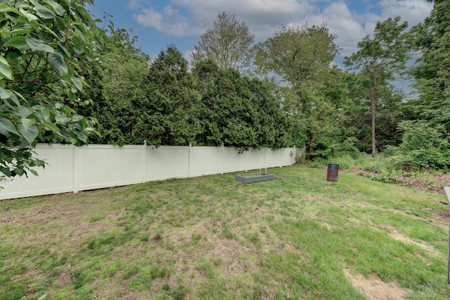 140 College Ave, Torrington, CT 06790 - view of yard