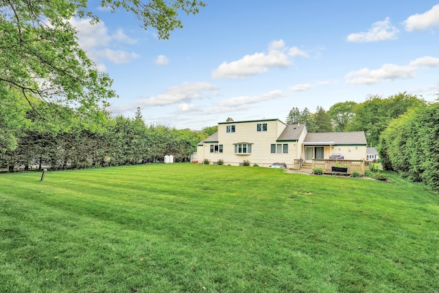 319 Wheeler Park Ave, Fairfield, CT 06825 - view of green lawn