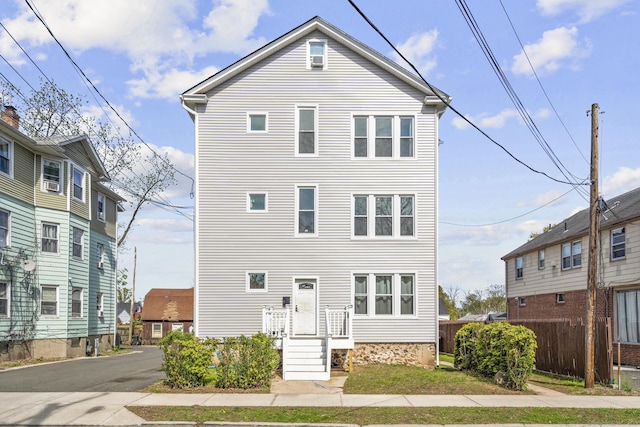 279 Oak St, New Britain, CT 06051 - view of front of house featuring fence