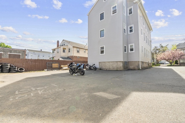 279 Oak St, New Britain, CT 06051 - view of side of property featuring fence
