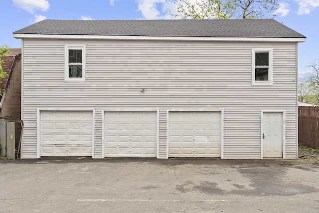 279 Oak St, New Britain, CT 06051 - view of garage