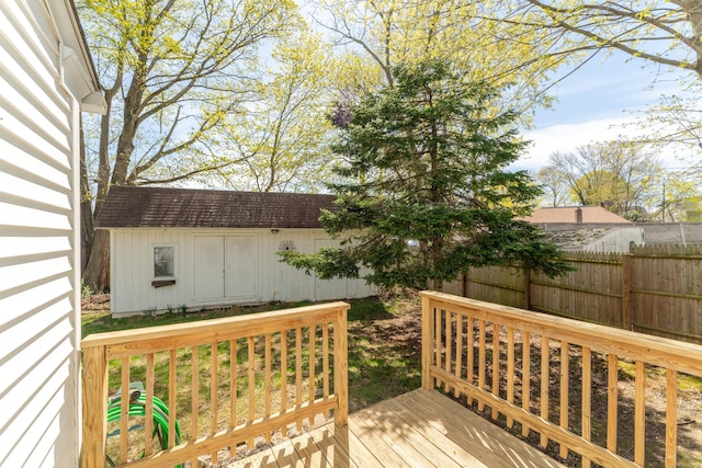 23 Strosberg Rd, Waterford, CT 06385 - deck with fence and an outbuilding
