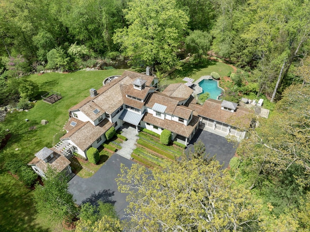 1580 Ponus Rdg, New Canaan, CT 06840 - view of property location featuring a pool and a heavily wooded area