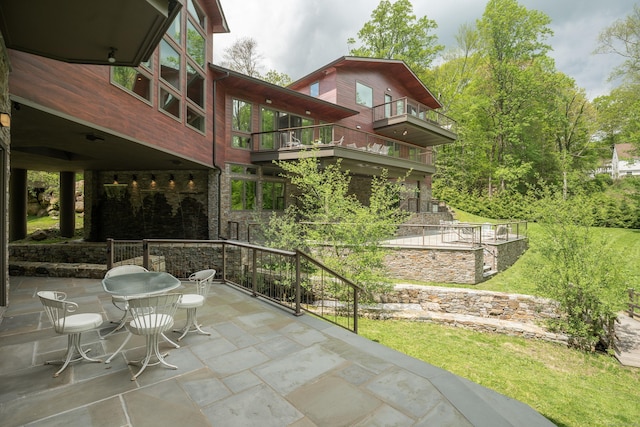 88 Green Ln, Ridgefield, CT 06877 - patio / terrace featuring a patio and a lawn
