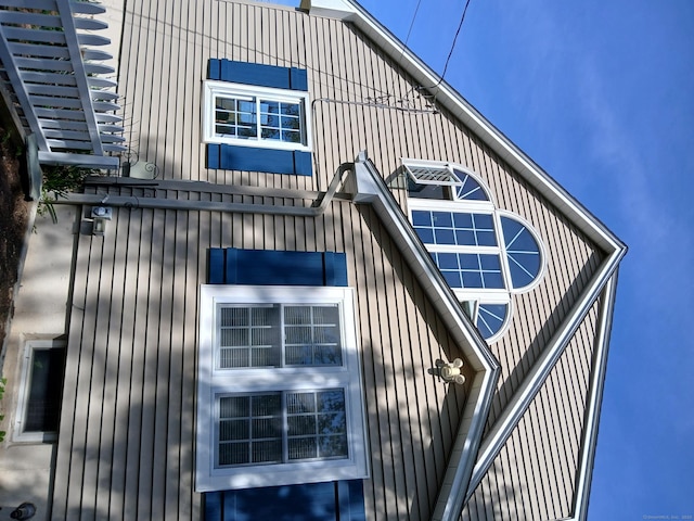 view of home's exterior