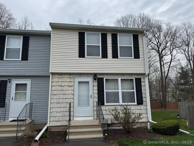 36 Meadowrue Dr Unit 36, Glastonbury, CT 06033 - view of front facade featuring fence