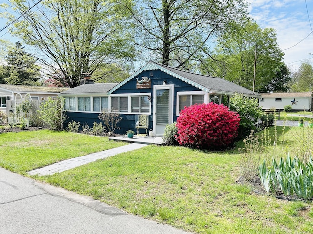 1 4th St, Madison, CT 06443 - bungalow with a front yard